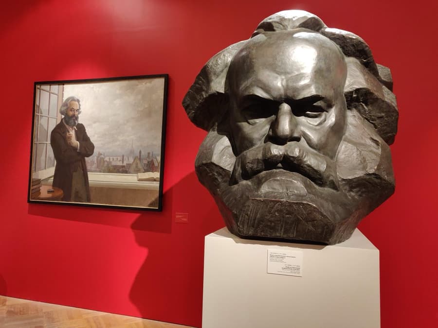 Лев Кербель. Модель монументального скульптурного портрета Карла Маркса
