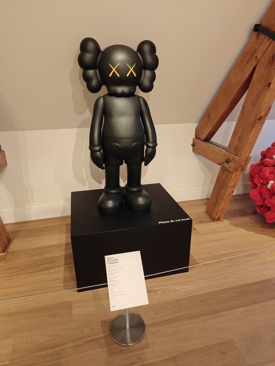 KAWS. 4ft Companion (Black)