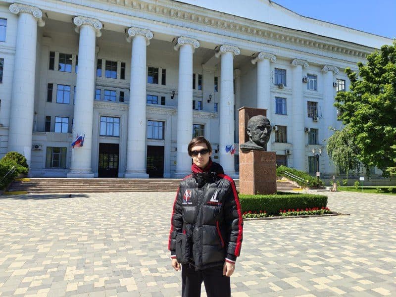 Антон на том же месте девять лет спустя