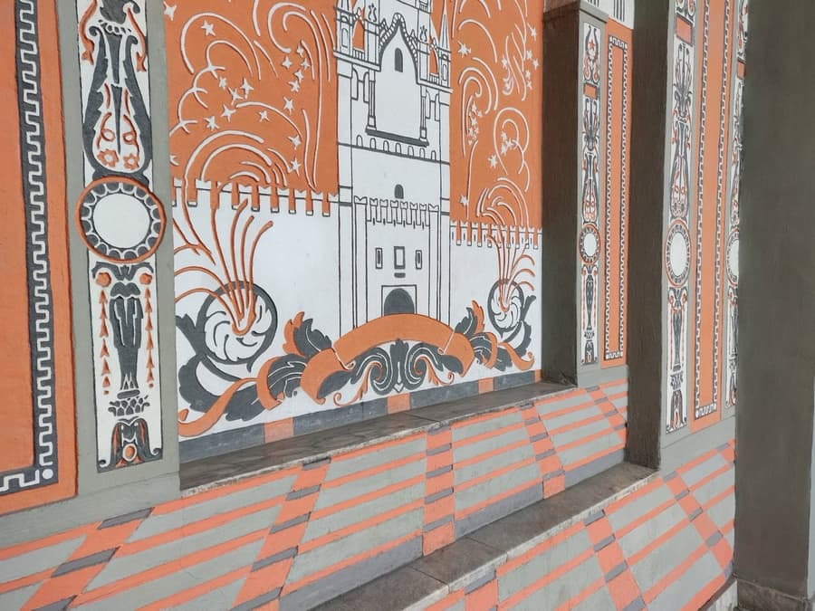 Уличное искусство: Екатеринбург, ул. Володарского (близ Исторического сквера)